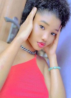 Jenny - puta in Şalālah Photo 2 of 3