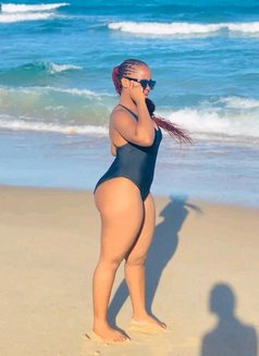 Jenny - puta in Şalālah Photo 5 of 7