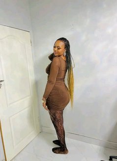 Jenny - puta in Şalālah Photo 7 of 7