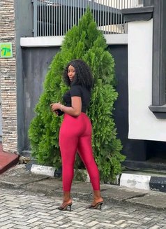 Jenny - escort in Şalālah Photo 4 of 14