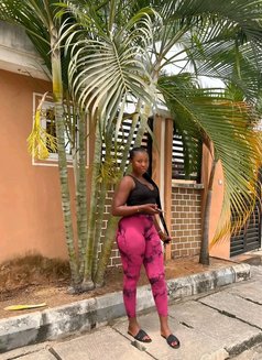 Jenny - escort in Şalālah Photo 5 of 14