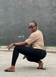 Jenny - escort in Şalālah Photo 7 of 14