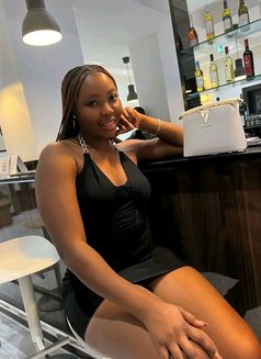 Jenny - escort in Şalālah Photo 8 of 14