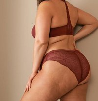 Jenny - escort in Mauritius Photo 4 of 5