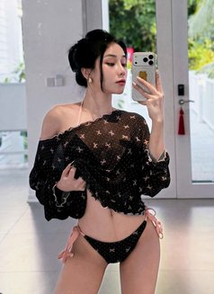 Jenny - escort in Mumbai Photo 4 of 5