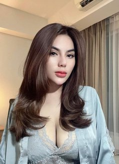 Jenny - puta in Doha Photo 1 of 3