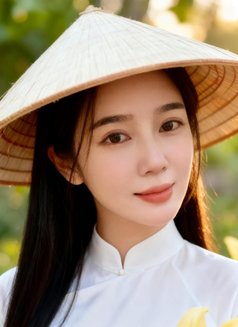 Jenny - escort in Da Nang Photo 2 of 4