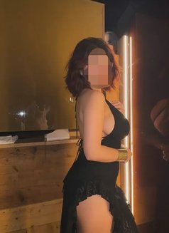 Jenny - escort in Kolkata Photo 2 of 3