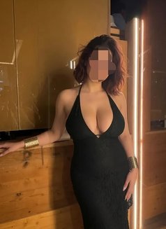 Jenny - escort in Kolkata Photo 3 of 3
