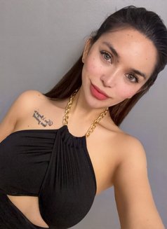 Jenny - Transsexual escort in Makati City Photo 3 of 4