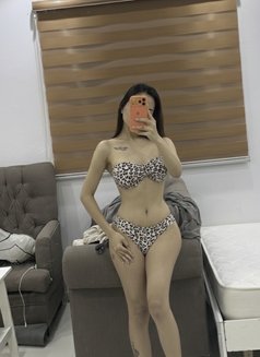 Jenny - Transsexual escort in Riyadh Photo 3 of 4