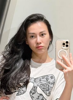 Jenny - puta in Al Manama Photo 3 of 7