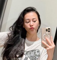 Jenny - puta in Al Manama Photo 2 of 5