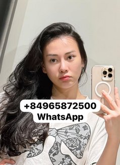 Jenny - puta in Al Manama Photo 2 of 7