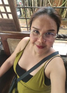Jenny - escort in Manila Photo 1 of 8