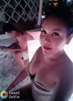 Jenny - escort in Manila Photo 3 of 8
