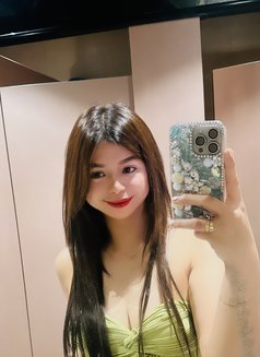 Jenny - puta in Singapore Photo 4 of 4