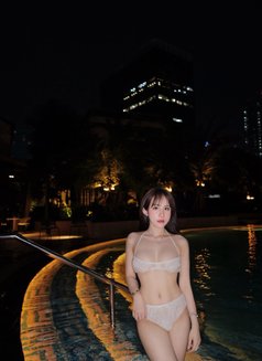 Bunnie - escort in Singapore Photo 5 of 29