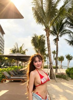 Bunnie - escort in Singapore Photo 25 of 29