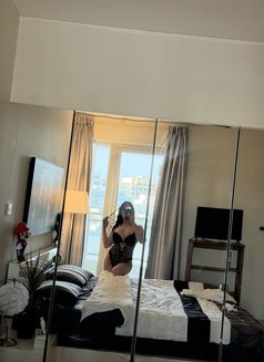 Jenny - Transsexual escort in Al Manama Photo 21 of 23