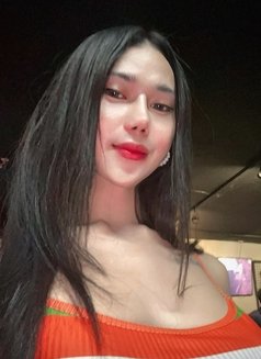 Jenny - Transsexual escort in Manila Photo 1 of 5