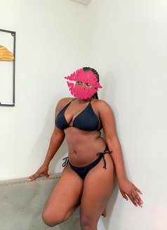 Jenny - escort in Abidjan Photo 4 of 4