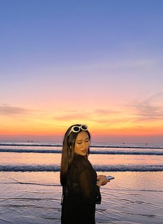 Jenny Hazel - puta in Bali Photo 2 of 4