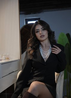Jenny - escort in Dubai Photo 2 of 4