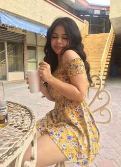 Jenny - escort in New Delhi Photo 4 of 9