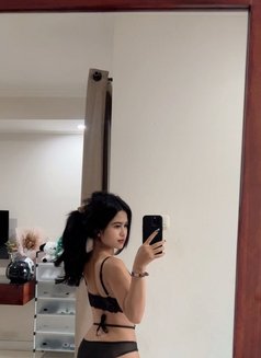 Jenny - escort in Bali Photo 5 of 6