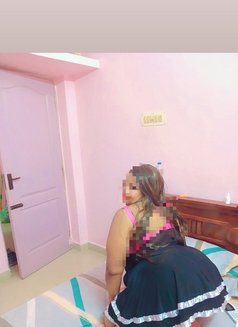 Jenny - puta in Chennai Photo 2 of 3