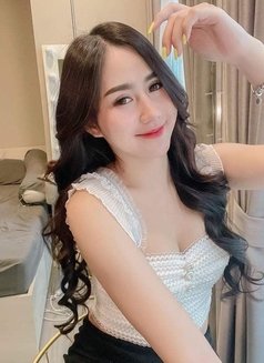 Jenny - escort in Dubai Photo 3 of 6