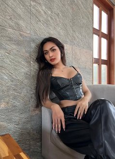 Jenny Naughty and Good Services - Acompañantes transexual in Dubai Photo 2 of 8