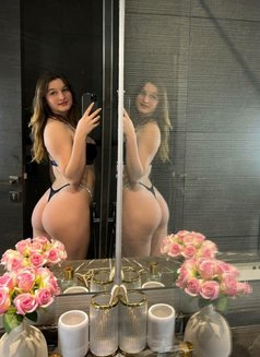 Jenny - escort in Sydney Photo 2 of 4