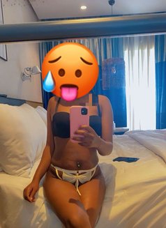 Incalls /outcall & cam show - escort in Bangalore Photo 3 of 5