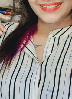 Jenny - escort in Colombo Photo 11 of 15