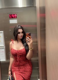 Jenny - Transsexual escort in Vancouver Photo 5 of 6