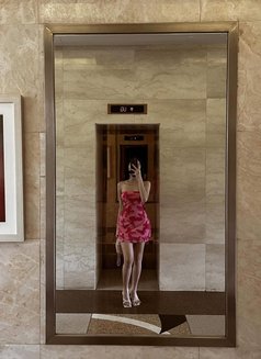 Jenny - puta in Dubai Photo 6 of 6