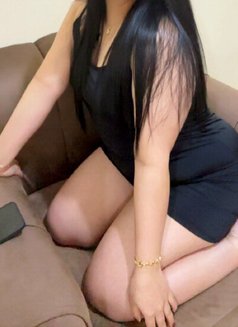 Mona - escort in Jeddah Photo 4 of 4