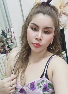 Jenny - escort in Muscat Photo 9 of 12
