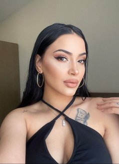 Jenny - escort in Jeddah Photo 3 of 5