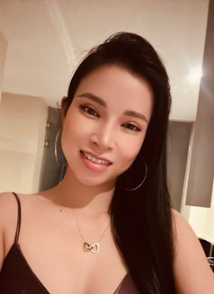 Jenny - escort in Doha Photo 5 of 7