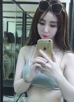 Jenny - escort in Dubai Photo 1 of 5