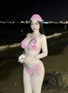 Jenny - puta in Dubai Photo 5 of 5