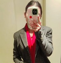 Sofi /5 star hotel - puta in New Delhi
