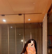 Sofi /5 star hotel - puta in New Delhi