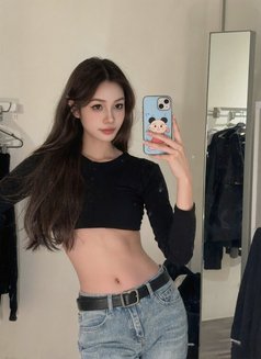 Jennyy - escort in Bangkok Photo 2 of 5