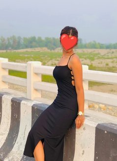 Hand cash service available here - escort in Kathmandu Photo 1 of 2