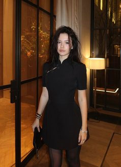 Jeny - puta in Dubai Photo 2 of 6
