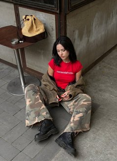 Jeny - puta in Dubai Photo 4 of 6